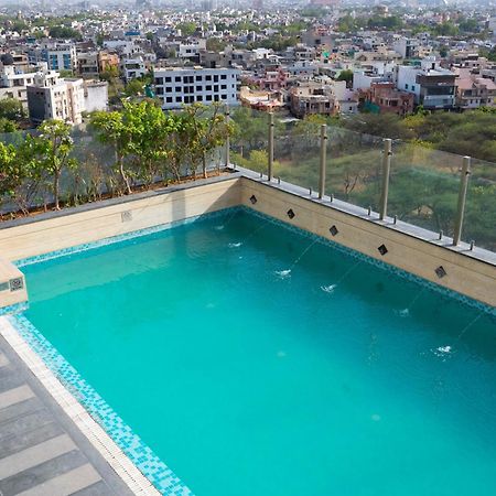 Hyatt Place Jaipur Malviya Nagar エクステリア 写真 Swimming pool at the hotel
