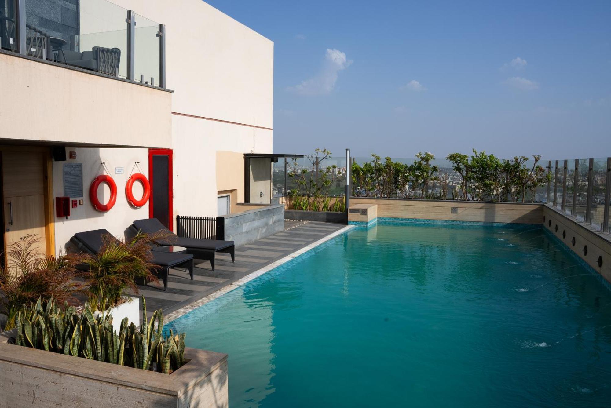 Hyatt Place Jaipur Malviya Nagar エクステリア 写真 Pool at the hotel