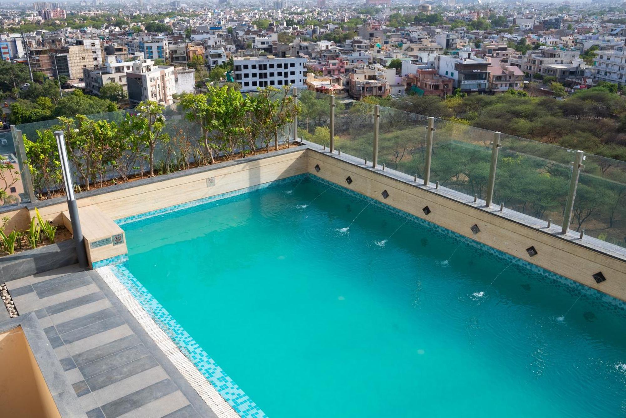Hyatt Place Jaipur Malviya Nagar エクステリア 写真 Swimming pool at the hotel